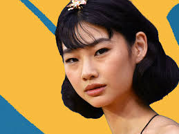 HoYeon Jungs Old Hollywood Bob at the Emmys Deserves an Award of Its  Own—Photos | Glamour