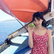 20分ほどのフェリーの旅 海も空も真っ青です 西野七瀬 風を着替えて