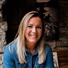 Gayle Mann's Instagram, Twitter & Facebook