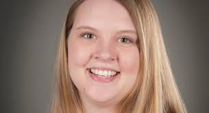 If the Dress Fits provides free prom dresses to those who can't afford them 