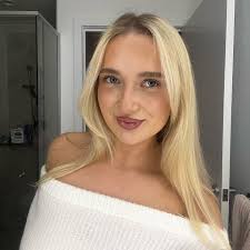 Tayla Walker's Instagram, Twitter & Facebook