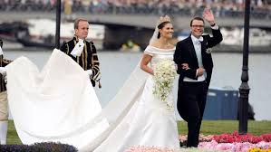 Bitte achten sie darauf, dass die tasche die zulässigen grenzen für maße und gewicht nicht überschreitet. Alle Infos Zum Brautkleid Von Kronprinzessin Victoria