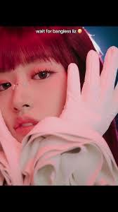 Liz Red's Instagram, Twitter & Facebook