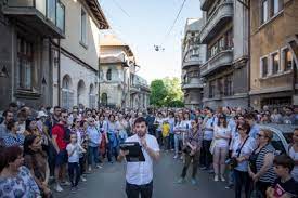 , nu asteapta o nunta care are loc in biserica # 50 pma + bonus. Cu Bastonul Prin BucureÈ™ti Mii De Oameni Se AdunÄƒ Pe StrÄƒzi SÄƒ Descopere Istoria UitatÄƒ A OraÈ™ului Lor In UrmÄƒ Cu 8 Ani Nimeni Nu Era Interesat De Povestea BucureÈ™tiului