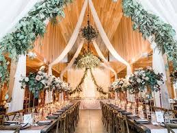 They bring you closer to nature and the country and also provide a pleasant change from the big city lights, to you, your family. 20 Gorgeous Rustic Country Barn Wedding Decoration Ideas Deer Pearl Flowers
