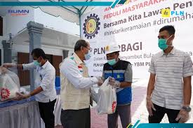 Pln ada 3 (komponen penghasilan), p1 itu gaji dasar, p2 ini kalau prestasi dikasih kalau enggak, enggak. Pln Bagikan 500 Paket Sembako Di Banda Aceh Antara News Aceh