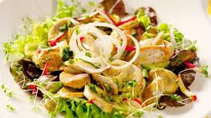 Gebratener Weisswurstsalat Weisswurstsalat Salate Rezepte Gesund Weisswurst