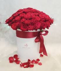 Mazzo di rose rosse a gambo lungo. Rose Rosse In Scatola 8211 Red Rose In Box Rose Rosse Bouquet Di Rose Rosse Rose Belle