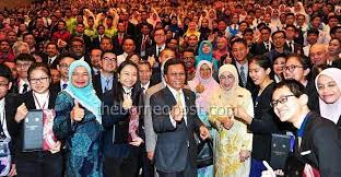 Yayasan utp (utp foundation) was established in 2007 to promote and enhance education, and support the future development of universiti teknologi petronas (utp) as an academic institution of excellence. Rm10 Mln Aid For 5 000 Varsity Students