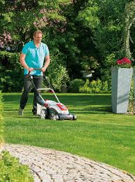 Wer einen garten mit einer rasenfläche sein eigen nennt, kommt um die anschaffung eines rasenmähers nicht herum. Rasenmaher Eine Kaufberatung Living At Home