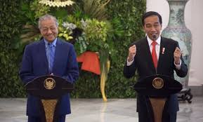 Hampir pasti pm7 tak akan jawab pendedahan saya bahawa anak dia pernah menjadi antara pemegang saham terbesar sebuah bank di malaysia. Mahathir Berjanji Jamin Pendidikan Anak Anak Tki Di Malaysia