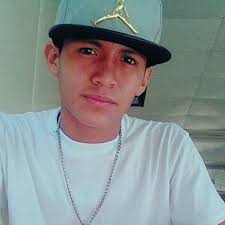 Hoy Gerald Vázquez estaría cumpliendo 21 años si el gobierno no lo hubiese  matado. No quiero ver los vídeos de su último suspiro, solo aquellos donde  baila con euforia. Recordemos así, que