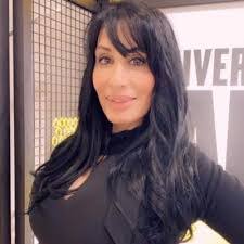 Karla Mott's Instagram, Twitter & Facebook