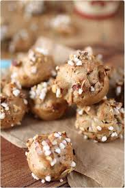 Chouquettes Au Cafe Et Eclats De Noisettes Grillees Chefnini Recette Alimentation Gourmandise Idee Recette