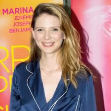 Lorsqu'elle ne fréquente pas les plateaux de tournage, elle suit les cours de. Josephine Japy Biographie News Photos Et Videos Tele Loisirs