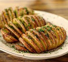 1 057 Likes 13 Comments David Davidov Thecookingfoodie On Instagram Hasselback Potatoes Easy Beautiful And D Appetizer Recipes Potato Snacks Recipes