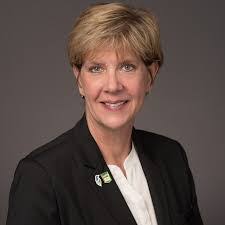 Amy Roell's Instagram, Twitter & Facebook