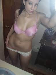 Trola le envia fotos a su novio - Poringa!