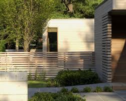Low Fence Front Yard With Modern Design Ideas Tapja Com Modern Fence Design Fence Design Backyard Fences