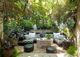 25 idees pour amenager et decorer un petit jardin amenager petit jardin petits jardins decoration jardin