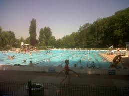 L Edito Du 9 Juillet 2011 De La Piscine Du Boulevard De La Victoire A Celle Du Wacken Il N Y A Qu Un Pas Piscines Pour Tous A Strasbourg