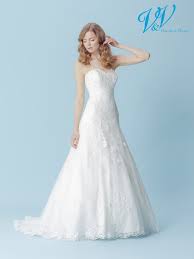 In unserem geprüften shop für hochzeitsmode und hochzeitszubehör bieten wir ihnen eine umfangreiche auswahl märchenhafter hochzeitsschleier an. Poirier Brautmoden Brautkleider Hochzeitskleider Abendkleider Balayi