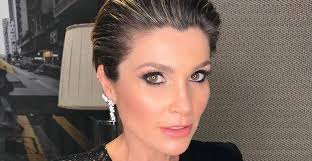 E o corte de cabelo de flávia alessandra 2019 é um repicado em camadas com a franja alongada e desfiada. Apos Mudar O Cabelo Flavia Alessandra Enfrenta Dificuldades Com Novo Corte
