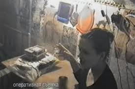 Скопинский маньяк — именно так прозвали виктора мохова — дал первое интервью после выхода из колонии. Manyak Godami Nasiloval Dvuh Devushek V Podzemnom Bunkere Ispoved Seks Rabyni Mk