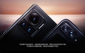 Motorola Moto Razr 2022: Foldable in ...