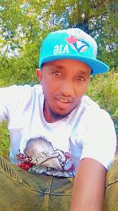 Adorable!  http://kissing.aplus.com/b/people-kiss-around-the-world-video?c=862&utm_campaign=i112&utm_source=a85901