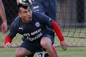 He began dating soccer reporter cristina morales in 2013. Menuju Akhir Drama Gary Medel Republika Online