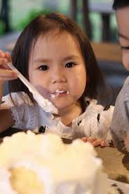 HÔM NAY EM NHẬN order BÁNH BỘT LỌC ( BÁNH TAI VẠC ) LẠI NHA KHÁCK MUA IB EM  BÁNH NHÀ EM CHUẨN GỐC HUẾ BÁNH ĐẢM BẢO NGON ,KHÔNG NGON KHÔNG