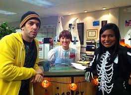 Halloween On The Office Ryan Erin Kelly The Office Costumes The Office Show The Office Ryan