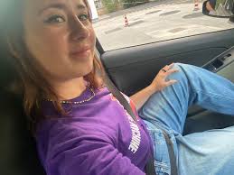 Hi everyone my name is Miriam I'm 30 years old from Italy and I've lived in  Amsterdam for 6,5 years, I'm currently living in Germany but willing to  come back to Amsterdam