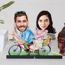 Personalized couple gifts are a great way to let someone special know you're thinking about them. Personalized Couple Caricature Gift Send Buy Home Decore Gifts Online Ca 0007 Egiftmart Com