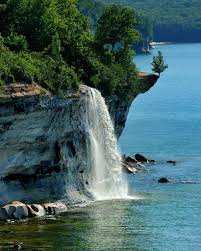 Spray Falls Michigan S Pictured Rocks National Lakeshore Pictured Rocks National Lakeshore Waterfall Places To Visit