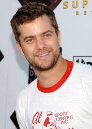 Джошуа джексон (joshua jackson) не был женат, но среди его романтических увлечений были актрисы кэти холмс, бриттани дэниэл, джулия стайлс, розарио доусон, а также модель и актриса дайан крюгер. Biografiya Dzhoshua Dzhekson