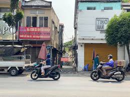 Các phòng ốc tại trụ sở vẫn đang sáng đèn. O2ab8brkz Pkfm