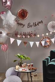 Le gâteau m'a couté un peu plus cher parce qu'en plus des fruits secs et de la décoration du gâteau, j'ai acheté des ustensiles de. Decoration Anniversaire Rose Gold Vaisselle Gobelets Assiettes Fanions Ros Decoration Anniversaire Decoration Anniversaire 30 Ans Deco Fete Anniversaire
