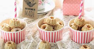 Klein Aber Oho Mini Gugelhupf Mit Sucht Faktor Vor Einiger Zeit Hab Ich Mir Eine Silikonbackform Fur 24 Mini G Mini Gugelhupf Lecker Backen Gugelhupf Rezept