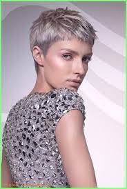 Kurzhaarfrisuren Damen Mehr Fulle Bitte Die Besten Frisuren Fur Dunnes Haar Frisur Kurzhaarfrisuren Modische Kurzhaarfrisuren Schone Frisuren Kurze Haare
