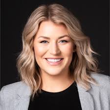 Since starting as an intern, Hannah Knutson has quickly climbed the ranks  to become General Manager of KOIN Tower in Portland, OR. Throughout her  journey, she has consistently showcased her…