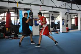 En los juegos olímpicos de amberes 1920 participó el argentino ángel rodríguez, quien compitió en boxeo, dentro de la categoría peso pluma siendo vencido en la primera ronda, por descalificación en el tercer round, cuando enfrentaba al noruego arthur olsen. Guantes Que Viajan A Tokio Para Hacer Historia Argentina Gob Ar