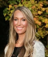 Kari James's Instagram, Twitter & Facebook