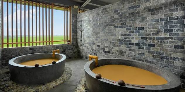 Tắm khoáng bùn kobi onsen resort hue