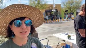 Así esperan a Sanders en Arizona para su primera visita del año (fotos)