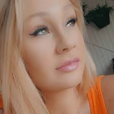 Cecilia Levin's Instagram, Twitter & Facebook