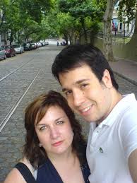 Serviço* : ESPETÁCULO INÉDITO DA_ CIA TEATRO DOCUMENTÁRIO_ Gratuito em  cartaz numa encruzilhada no Bixiga Encenação ```_~CAVALO BRAVO NÃO SE  AMANSA~_``` Em uma encruzilhada, expandida para um jardim comunitário, um  estacionamento e