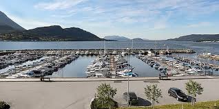 Time kan enkelt bestilles via online booking >> Menu Activities Experiences Nature Experiences Bicycling In Sykkylven Beas Gronne Oase Furniture Walk In Sykkylven Stressless 50 Ar 2021 Furniture Walk In Sykkylven Stressless 50 Ar 2021 Museum Galleries Naturmuseet Mobelmuseet Galleri Cylindra