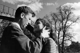 September 1981 deans dritte ehefrau, ist ebenfalls schauspielerin und lebt heute in berlin (brd). Babylon In Berlin Goodbye Gdr Der Geteilte Himmel